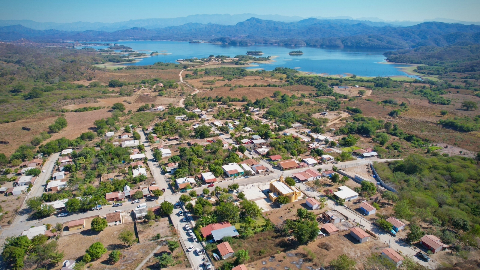 En el abandono se sentían pobladores de San Marcos y Puerta de San Marcos; alcalde de Mazatlán hace compromisos