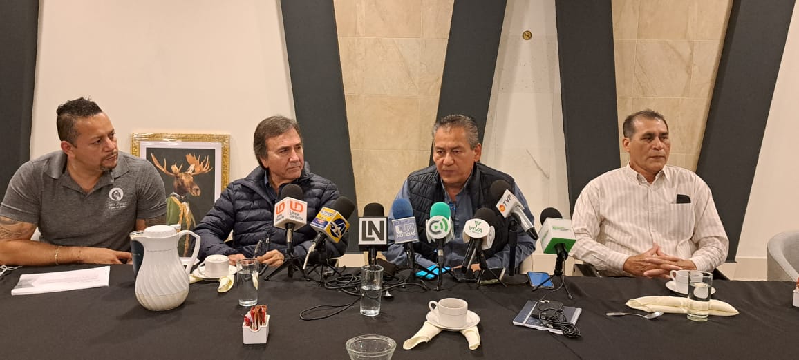 Se unen Canaco, Canirac y CER, promoverán amparos millonarios contra ley de tabaco