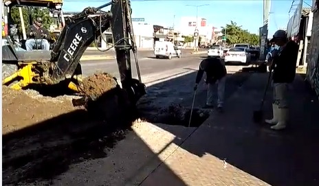 Truena tubería y deja sin agua a 10 colonias de Culiacán