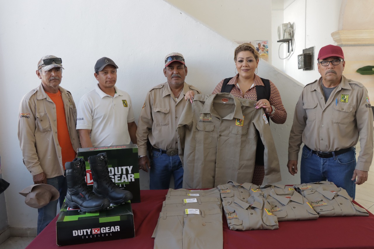 Van por la dignificación de sindicalizados en Rosario, entregan uniformes a 45 trabajadores