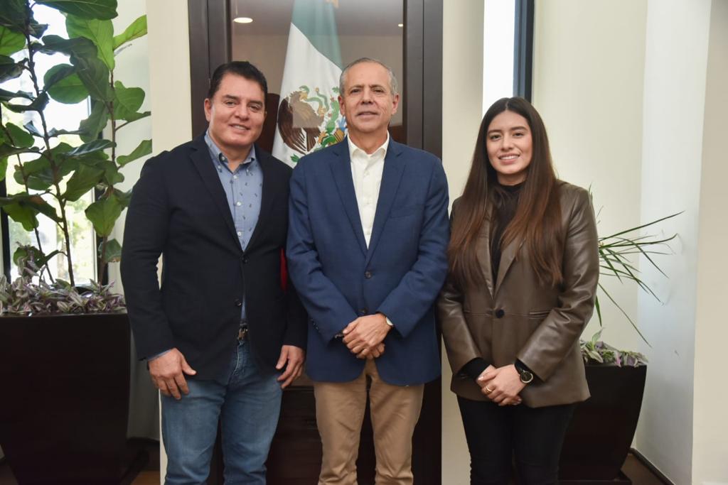 Gerardo Vargas toma protesta a Raúl Pérez en la Unidad de Inversión Pública y a Paola Alduenda en Desarrollo Urbano