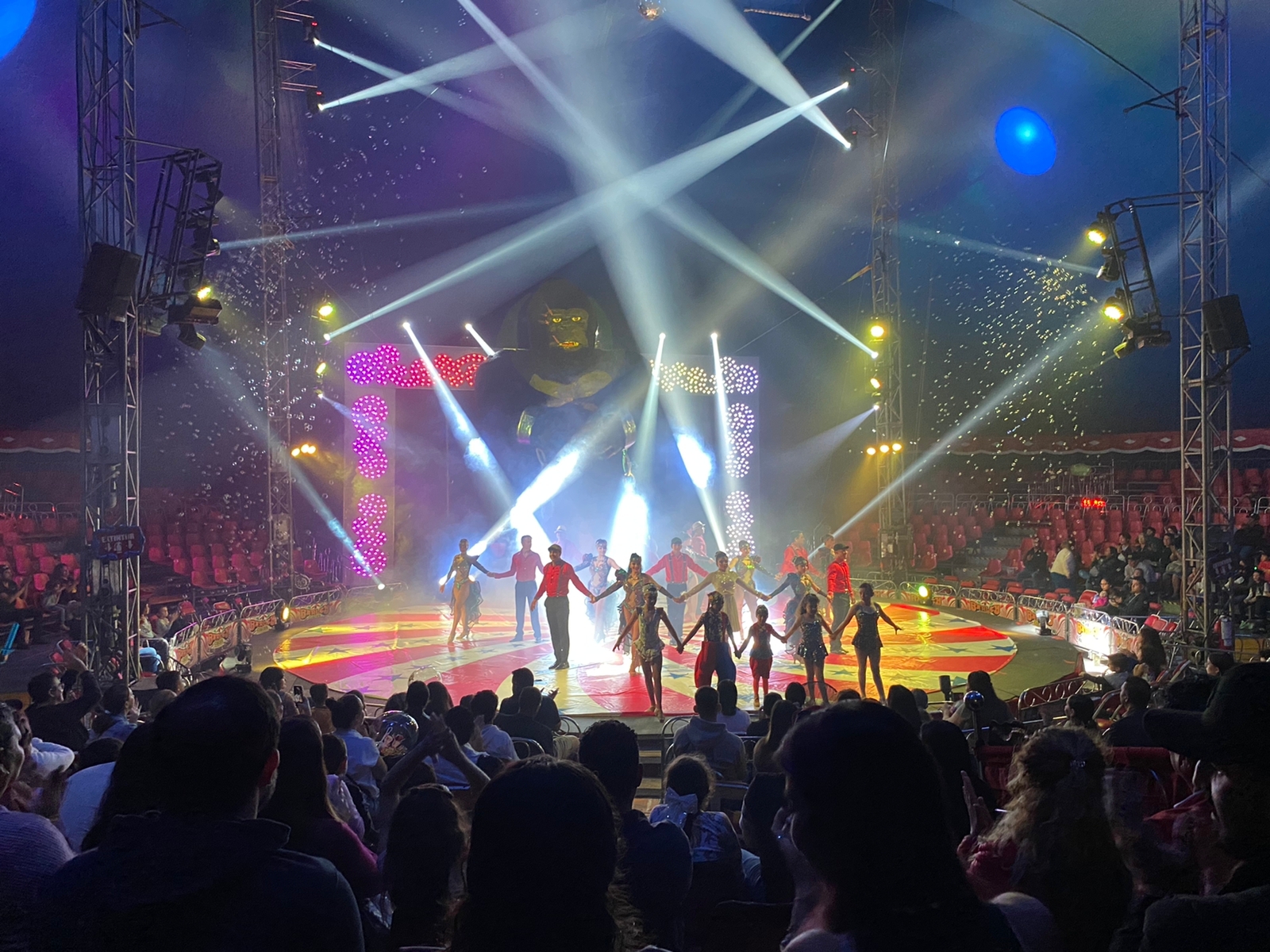Barley Circus llega a Mazatlán con 47 años creando magia y sorprendiendo a los mexicanos