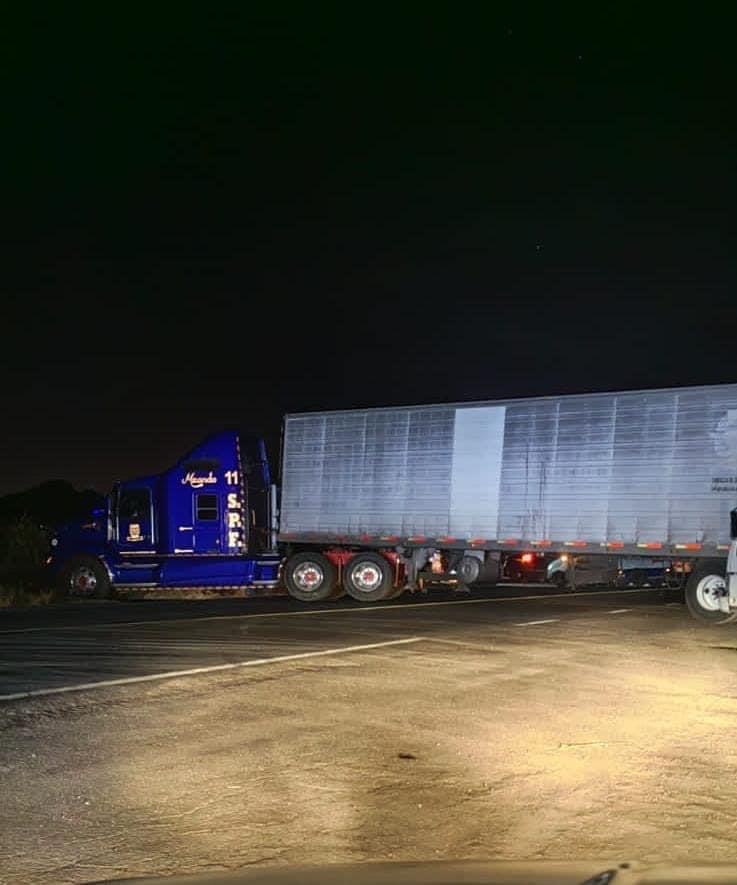 Reportan bloqueos a la salida sur de Guamúchil; alcalde llama a la población no viajar a Culiacán