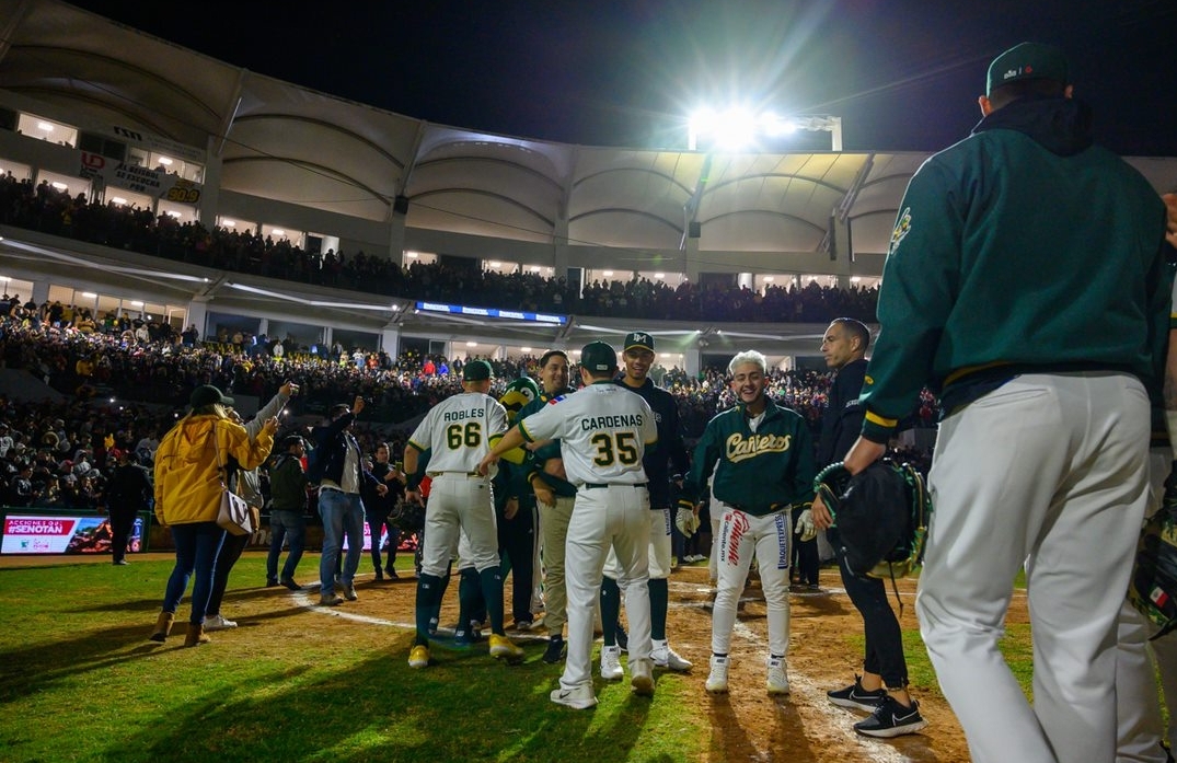 Váyase bien abrigado al beisbol, hará mucho frío