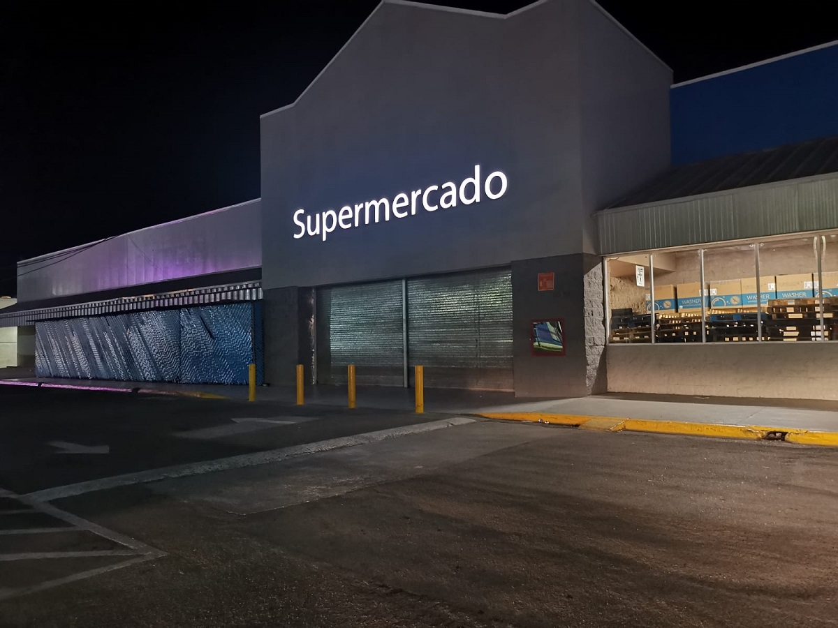 Cierran supermercados en Los Mochis por supuesta amenaza de rapiña