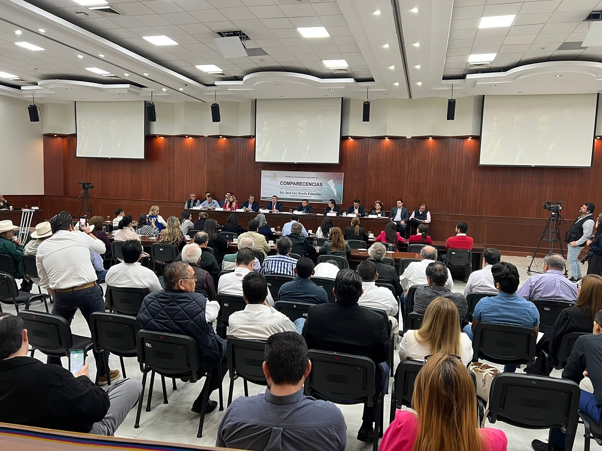 Reconocen diputados prioridad a obras con sentido social durante el 2022 a secretario de Obras Públicas