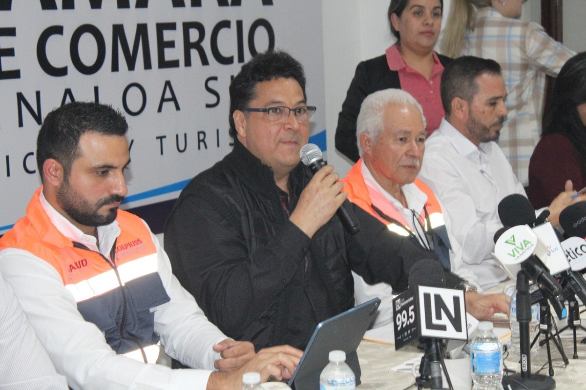 Busca la Canaco Servytur Sur evitar desinformación sobre la Ley Antitabaco, reciben charla de la Coepriss