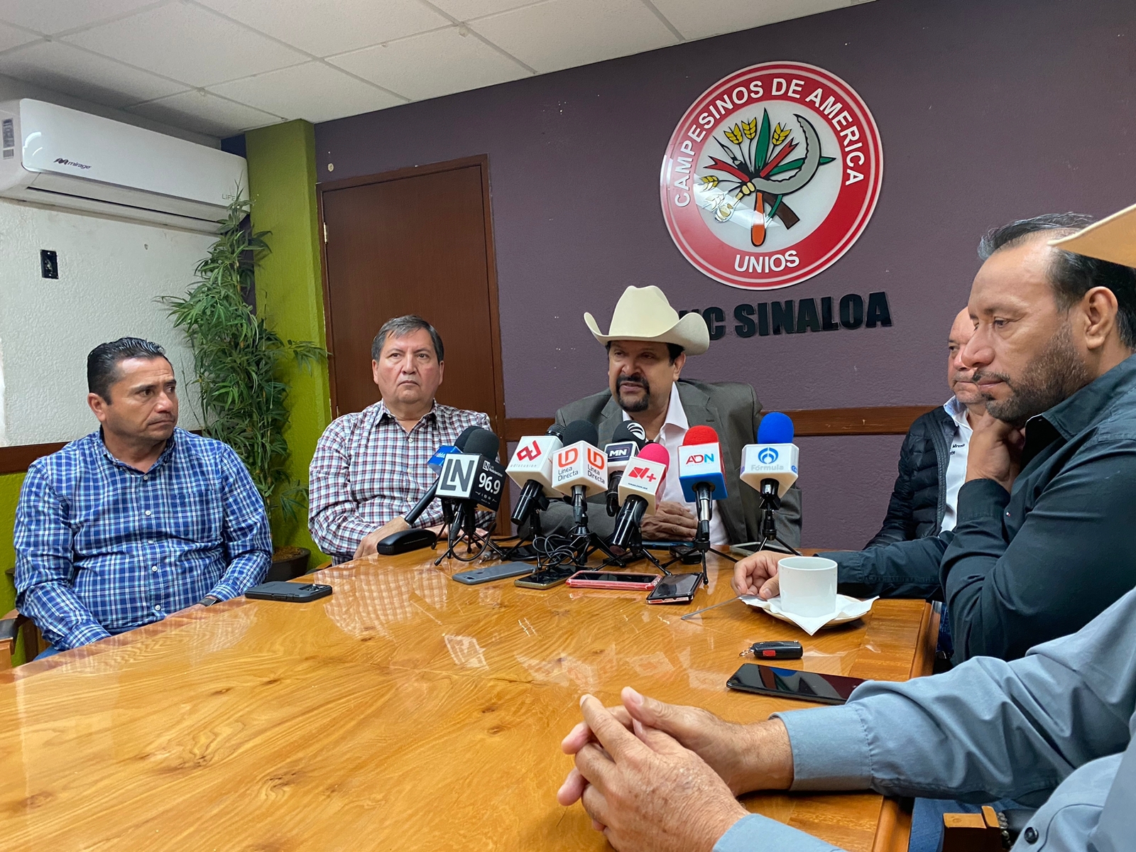 Nos informó el gobernador que hay propuestas para resolver el tema de la Financiera Rural: CNC Sinaloa