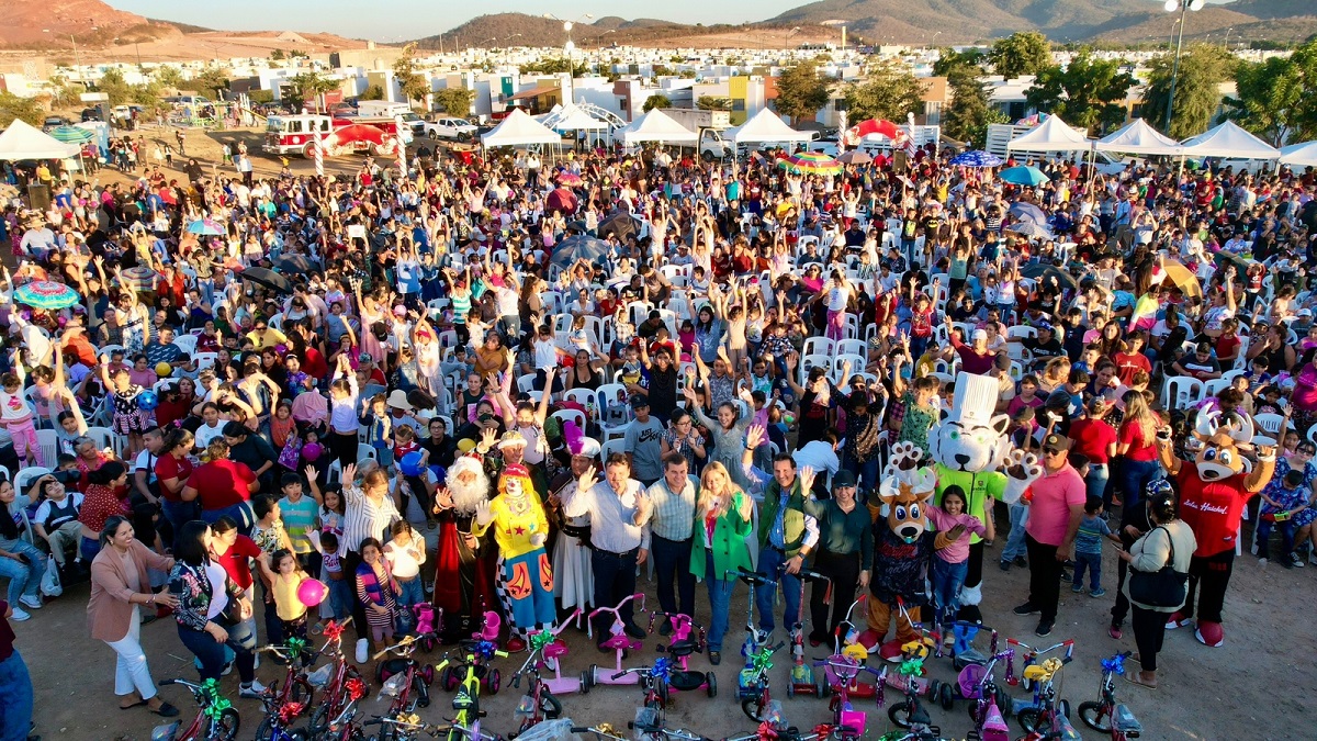 Melchor, Gaspar y Baltazar sí llegaron a Mazatlán, más de 3 mil personas disfrutaron del festejo por Día de Reyes del DIF Municipal