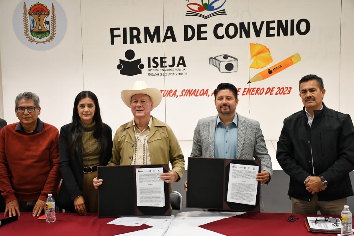 Se comprometen el Ayuntamiento de Angostura y el Iseja para combatir el rezago educativo en el municipio
