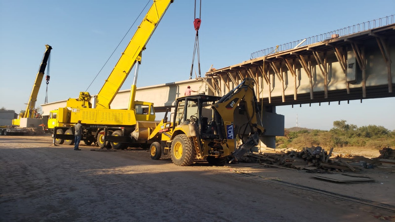 ‘Que tarden, pero que quede bien hecha la obra’, habitantes de El Quelite esperan estrenar el puente a mediados de febrero