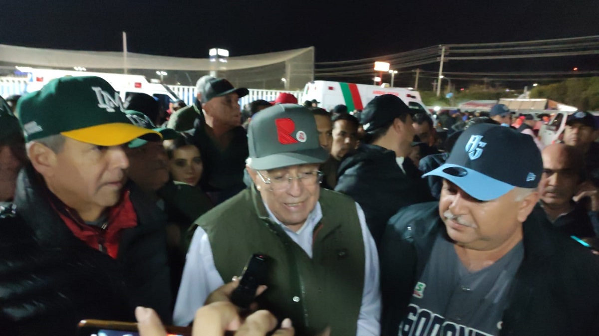 Para que nadie se sienta, Rocha Moya porta gorra neutral en encuentro entre Algodoneros y Cañeros