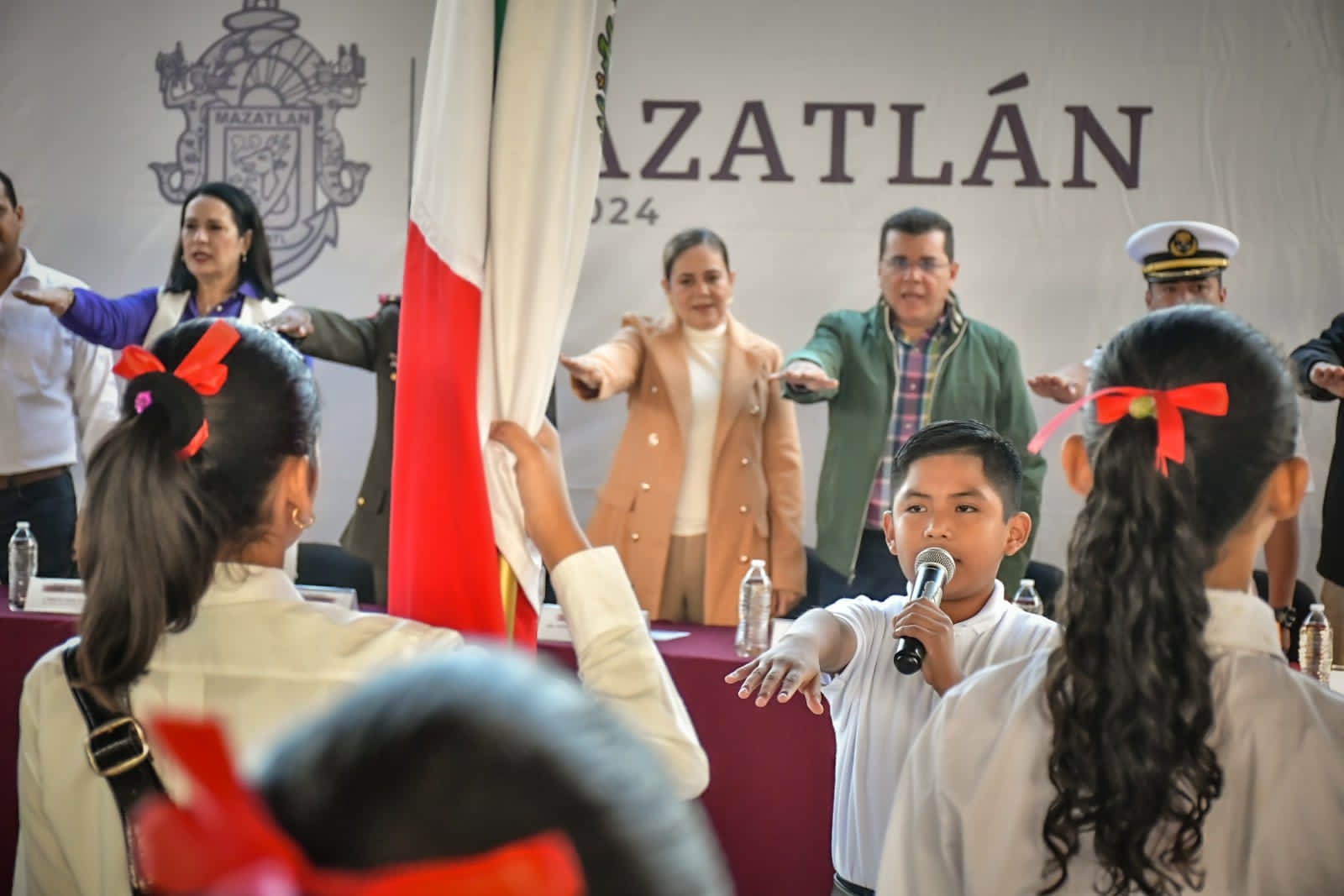 Fortalecerán la infraestructura educativa en el puerto, asegura el alcalde de Mazatlán