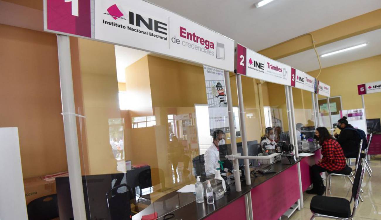 ¿Te falta actualizar datos en tu credencial para votar? Este 3 de enero retomaron actividades en el INE