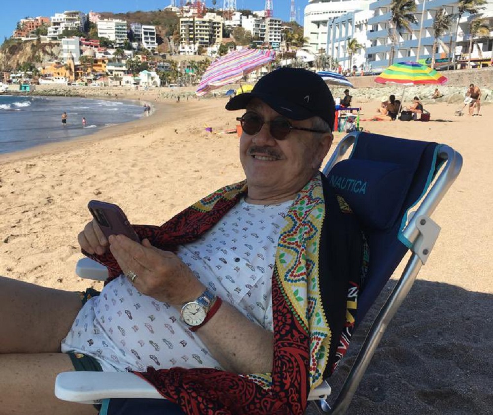 ¡Ay, mi Mazatlán! Ni con sus críticas pudo resistirse a sus encantos, Pedrito Sola está de regreso vacacionando en el puerto