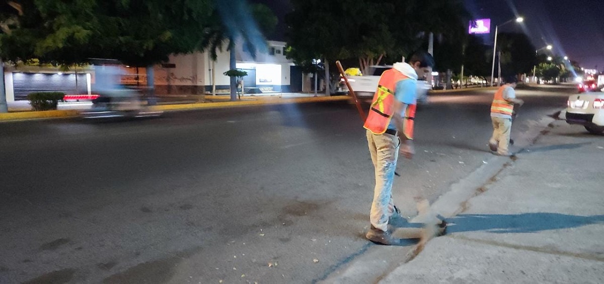 Toma forma el carril preferencial en Mazatlán, pintan de amarillo en Ejército Mexicano, Insurgentes y la Gutiérrez Nájera