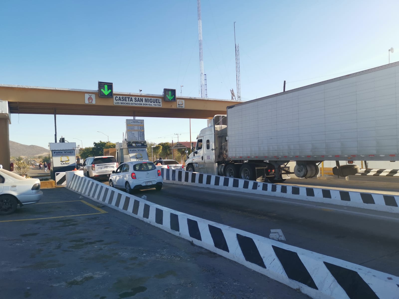 Reabren la circulación en la México 15, al norte de Sinaloa, al igual que la caseta de cobro