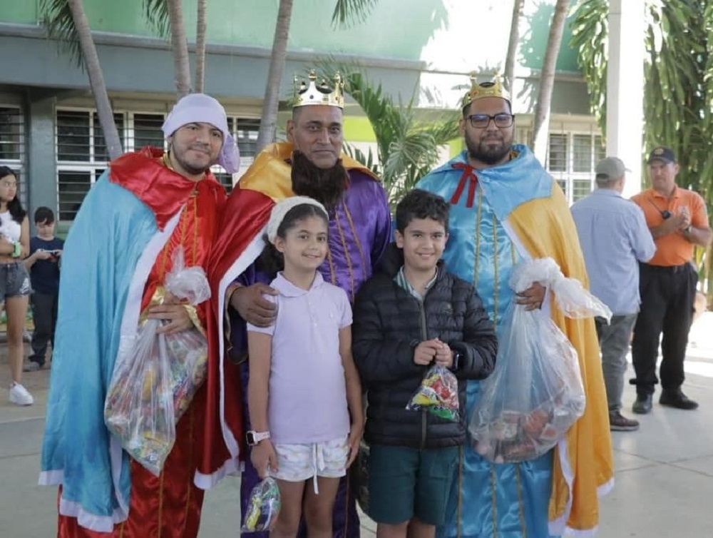 Reyes Magos llegaron también para los refugiados del ‘Jueves Negro’, en Rosario &nbsp;&nbsp;&nbsp;&nbsp;&nbsp;&nbsp;&nbsp;&nbsp;&nbsp;