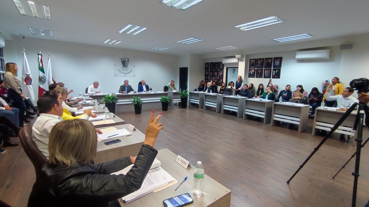 Piden regidores de Ahome se investigue y castigue agresión de policía a jóvenes