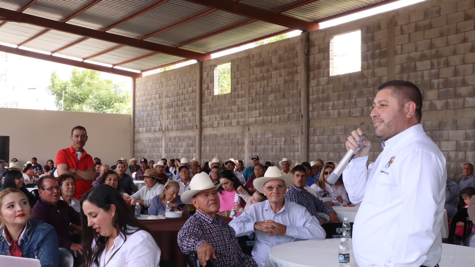 Alcalde de Badiraguato se compromete a trabajar de la mano con la Asociación Ganadera Local
