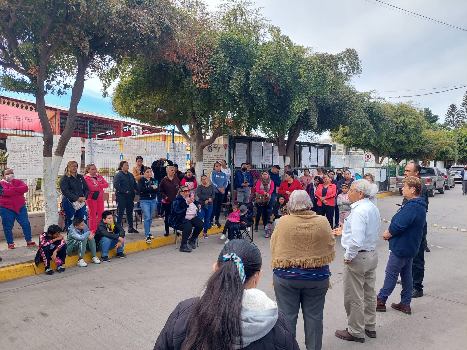 Acuerdan liberar escuela primaria Manuel Acuña; se compromete SEP a basificar a conserje