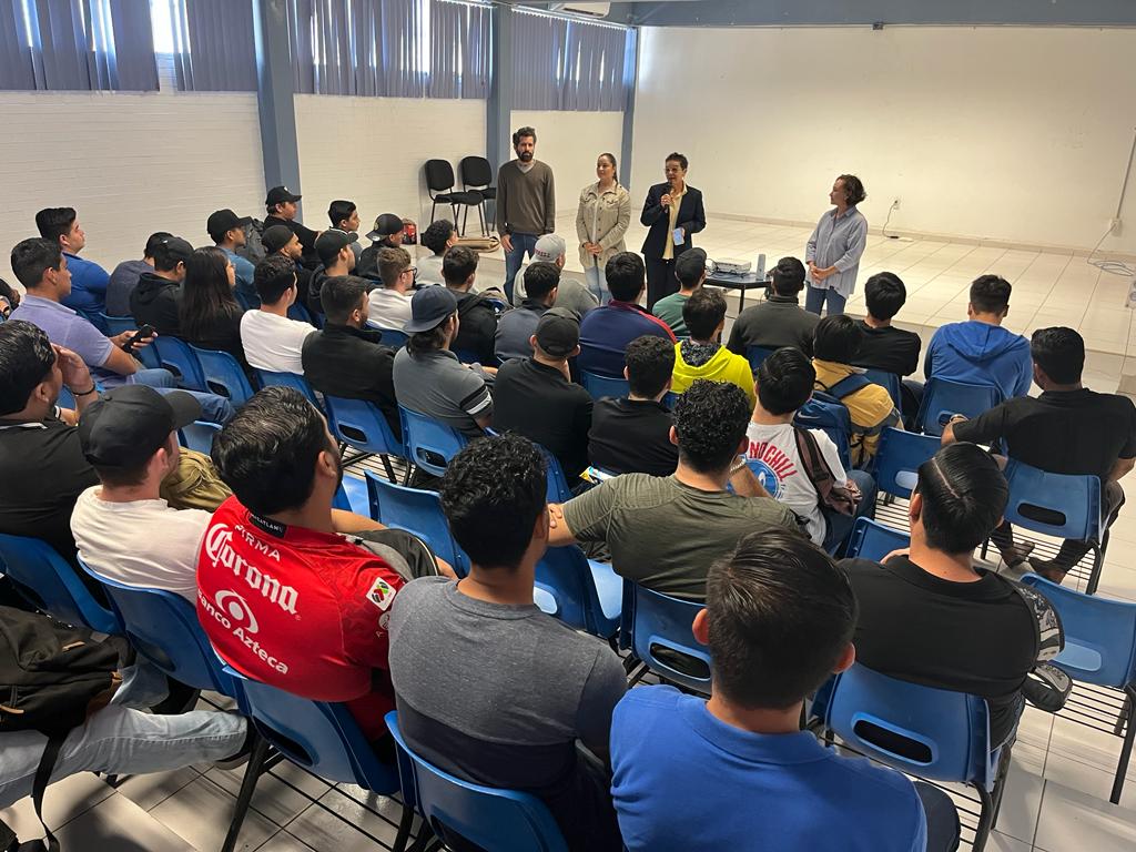 Alumnos del Instituto Tecnológico de Mazatlán reciben el programa “Eco en tu escuela”