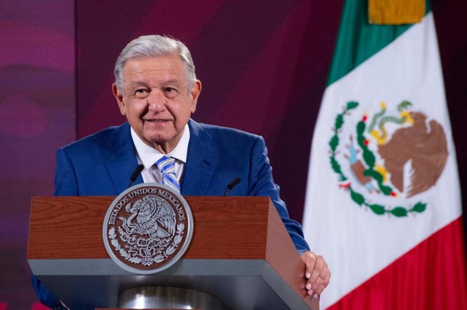 López Obrador contempla demandar por daño moral a César de Castro, abogado de García Luna