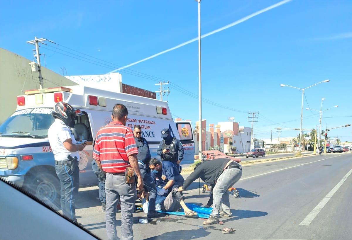 Atropellan a hombre en Mazatlán y queda lesionado de su pierna