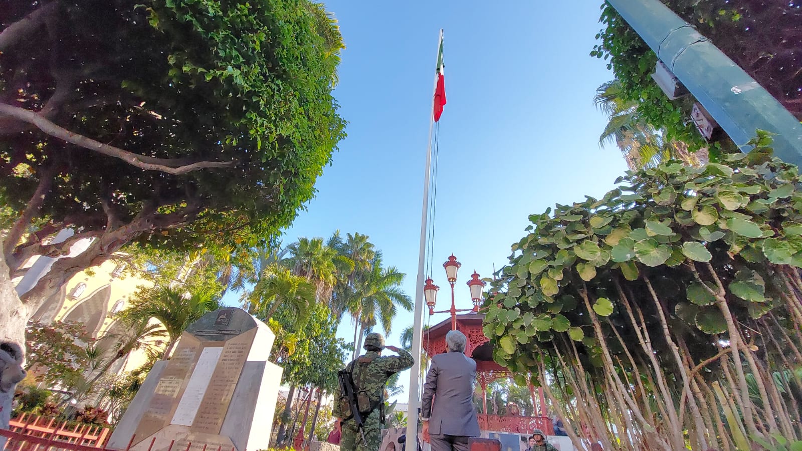 Conmemoran en Mazatlán el 106 aniversario de la Constitución Mexicana