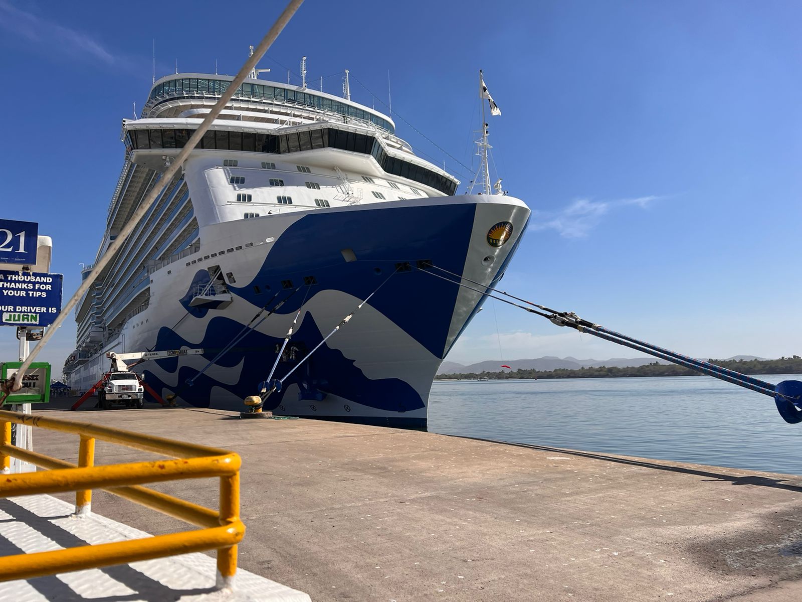Este martes en Mazatlán fue día de cruceros; llegan el Disney Wonder y Discovery Princess