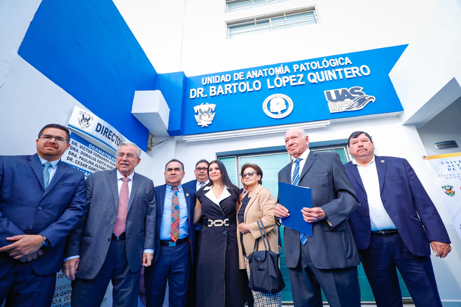 Coloca UAS nombres de doctores reconocidos en unidades médicas