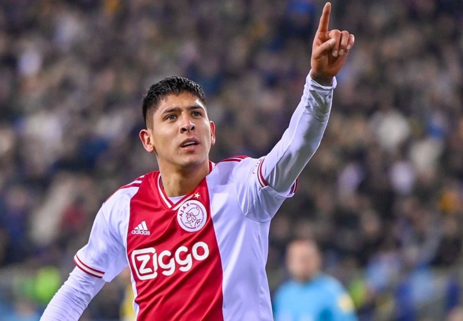Edson Álvarez da el triunfo al Ajax 2-1 ante Vitesse