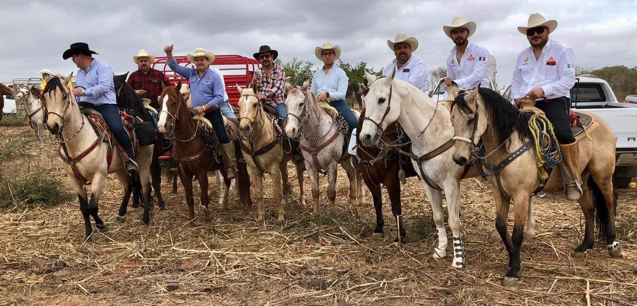 En Mazatlán, cabalgata que nació familiar ya reúne a siete estados del país y EU en su edición 2023