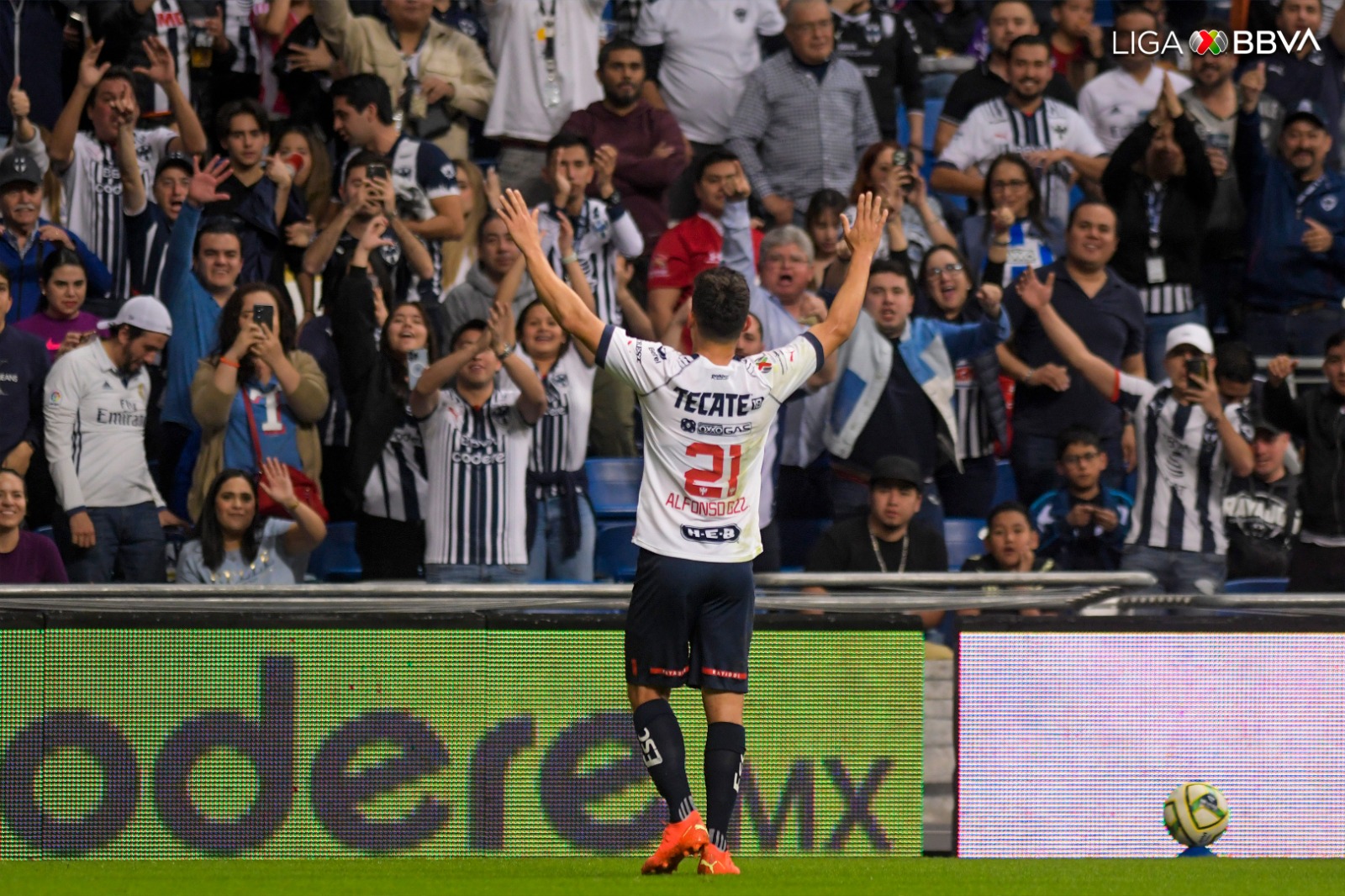 En la noche de ‘Ponchito’, Rayados derrota 2-1 a Toluca