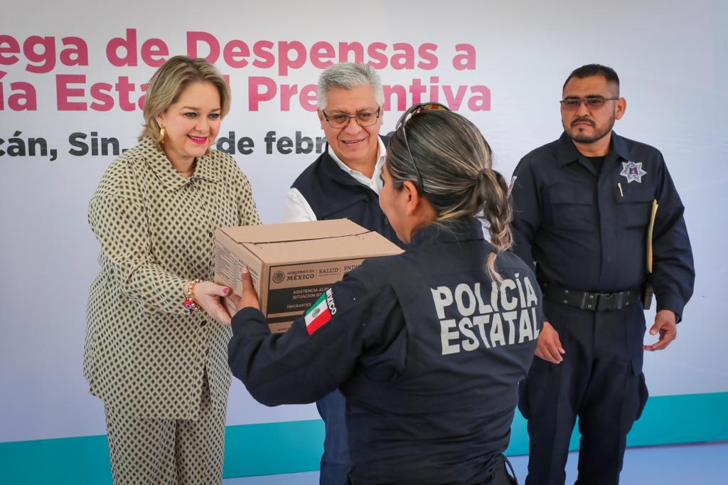 Entrega DIF Sinaloa 869 despensas a policías estatales