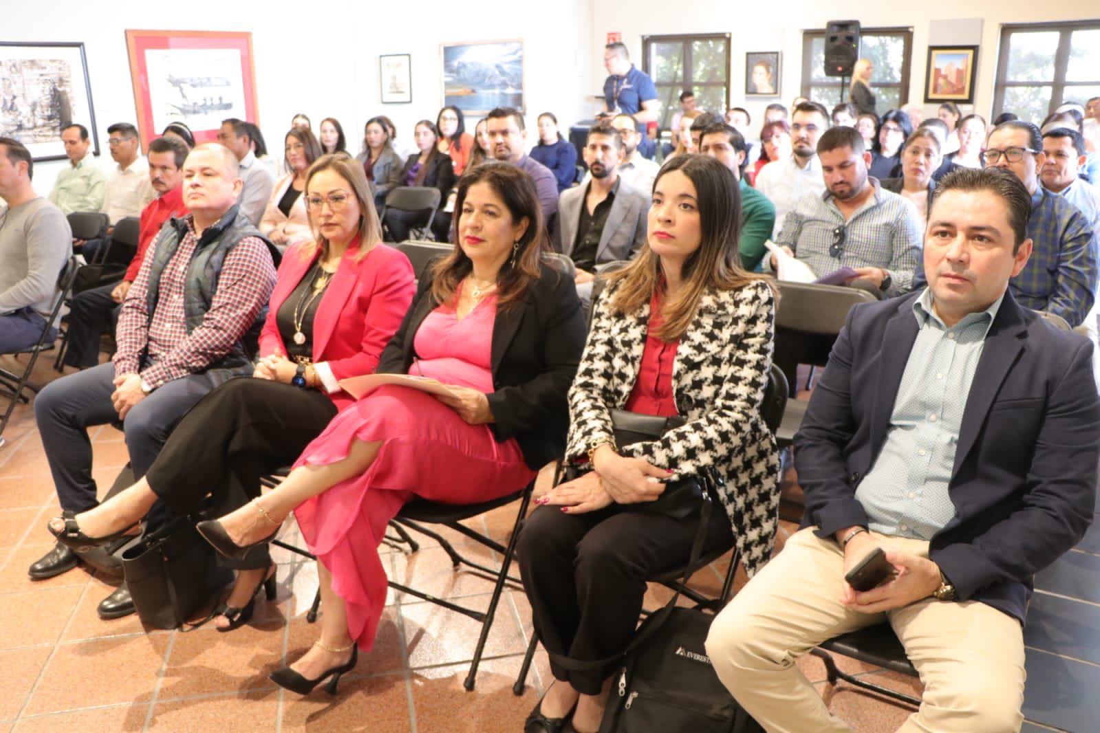 Funcionarios se capacitan en materia de transparencia y rendición de cuentas, en Mazatlán