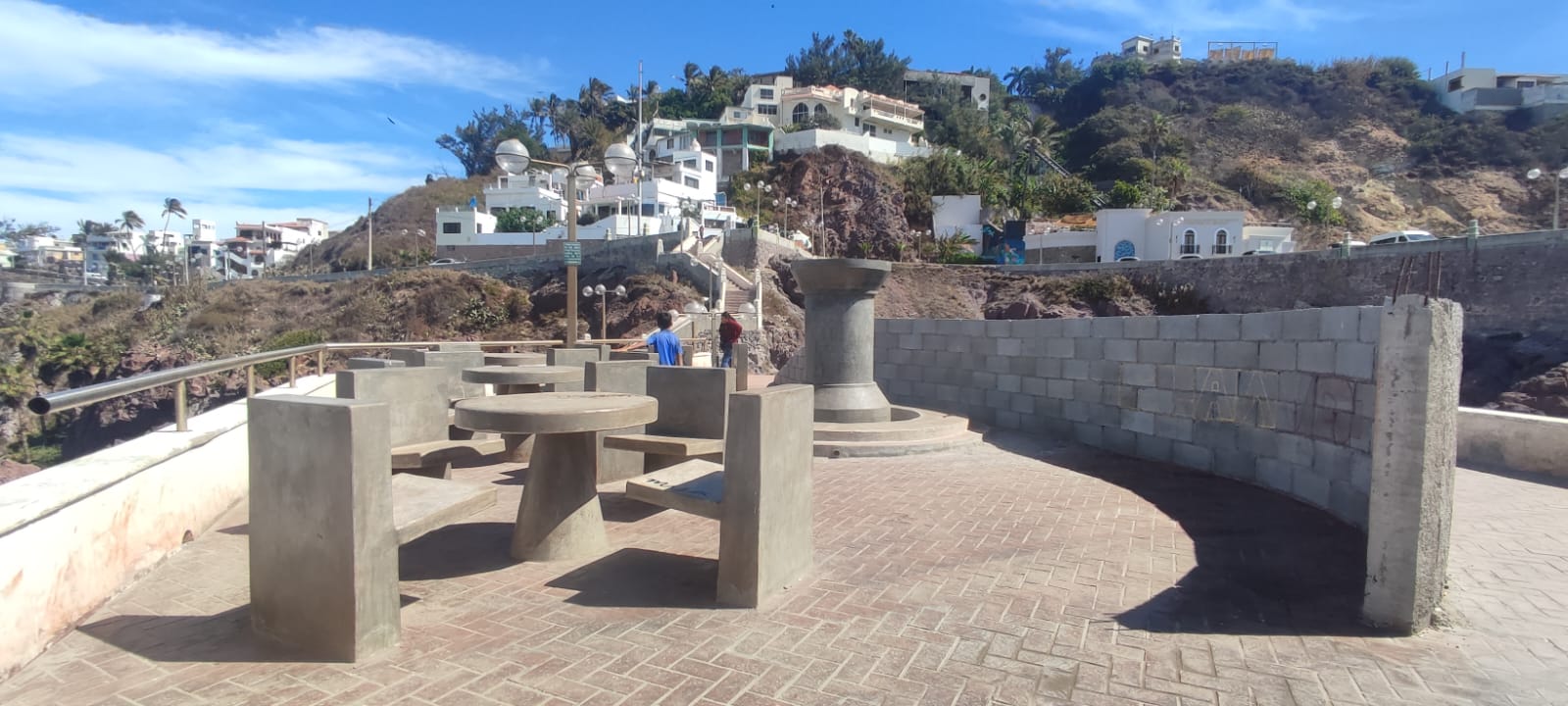 Grafiteada y con un fuerte olor a orina se encuentra la obra realizada en la zona de “El Corazón” en Mazatlán