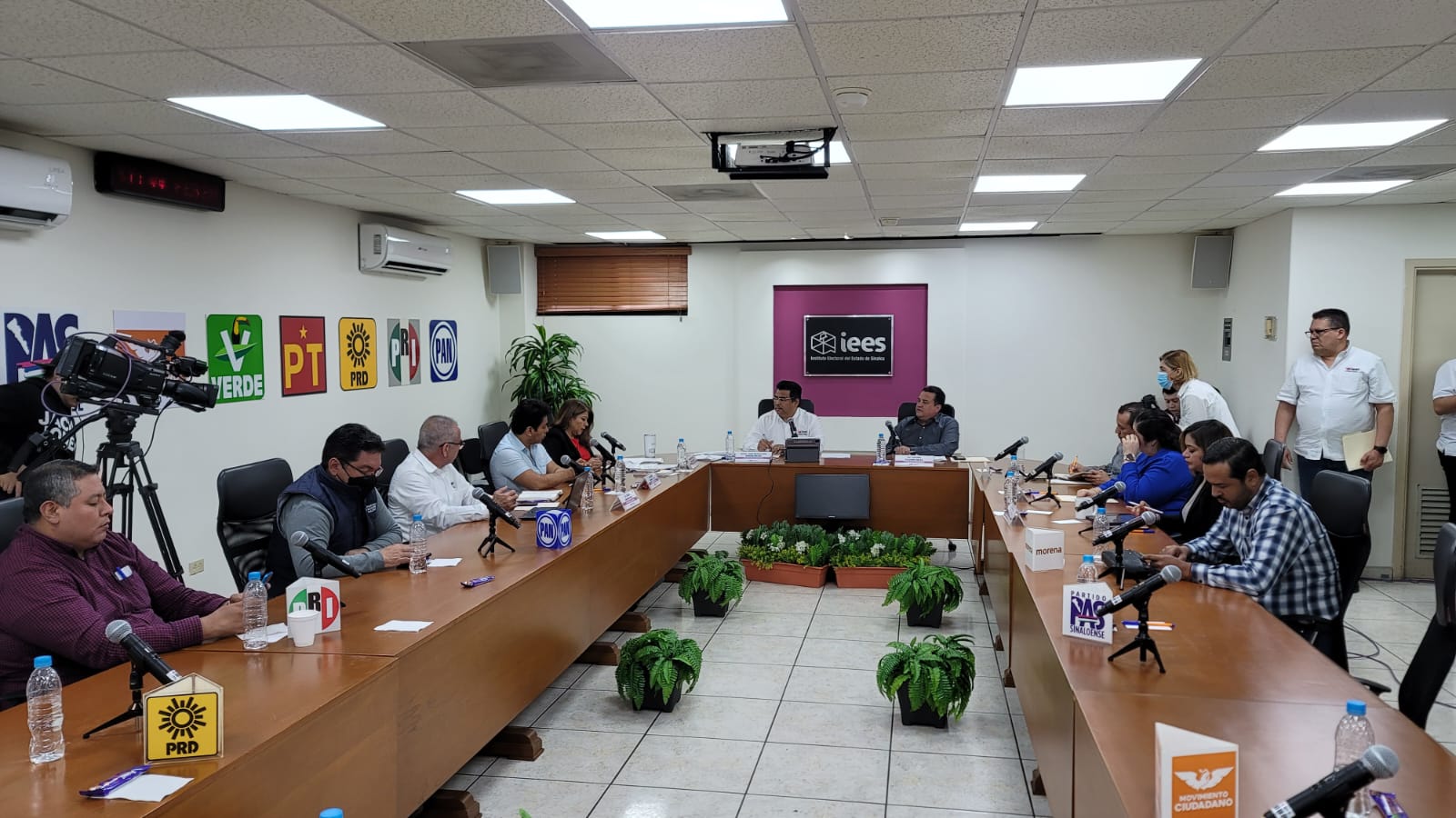IEES definió los límites del financiamiento privado que podrán recibir los Partidos Políticos durante el ejercicio 2023