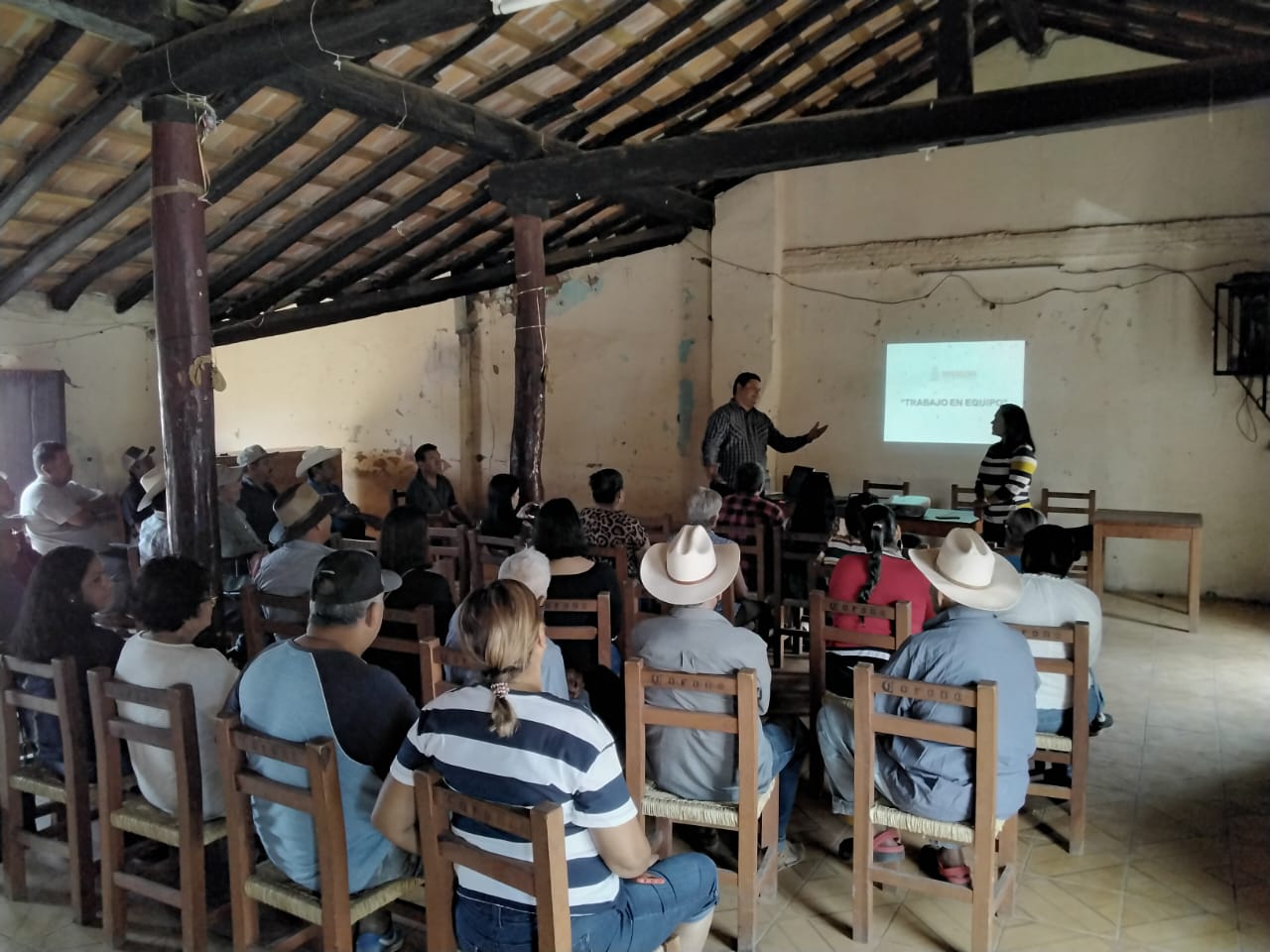 Llegan a Cacalotán los cursos de capacitación turística por parte de la Sectur