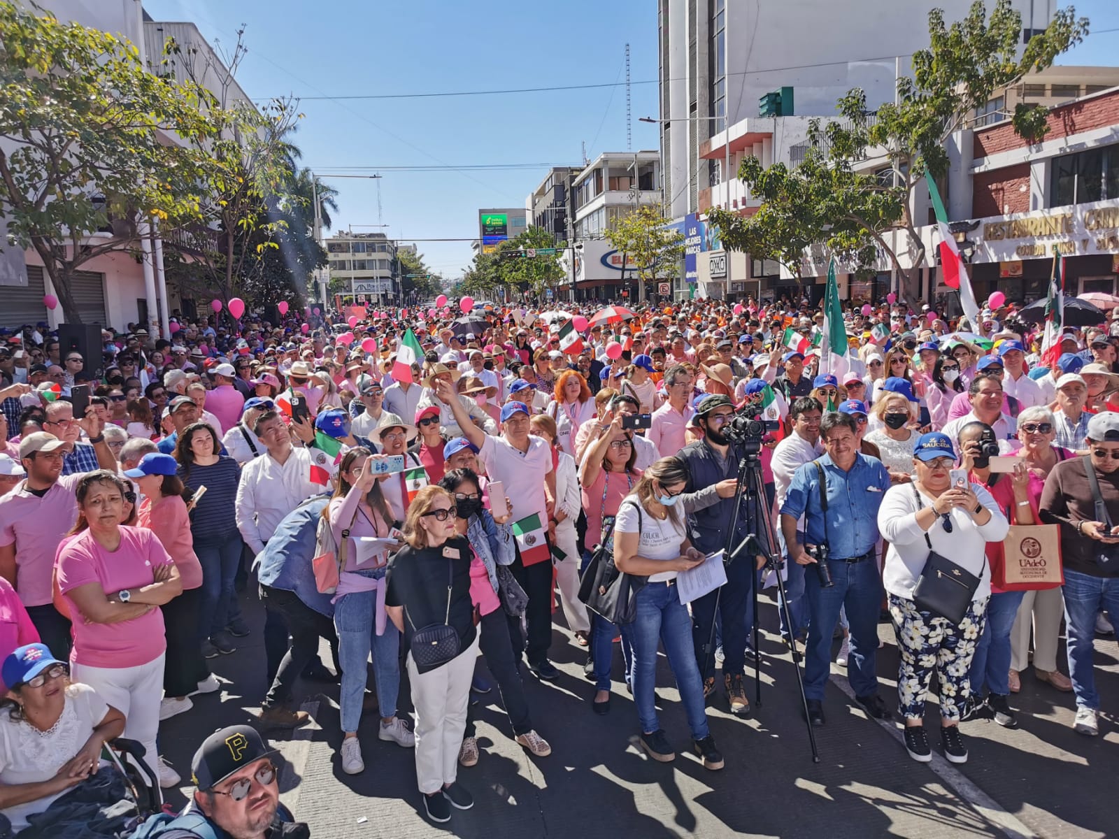 Se congregan en Culiacán arriba de mil personas en contra del ‘Plan B’