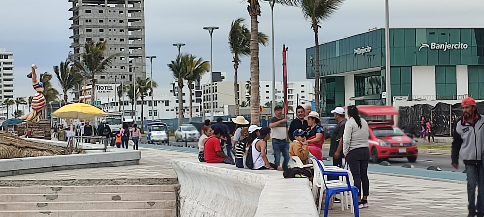 ‘Madrugan’ tres días antes para ver el desfile del domingo en Mazatlán