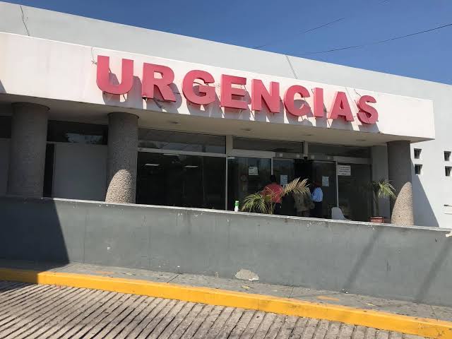 Muere hombre afuera del Issste en Mazatlán por falta de atención médica