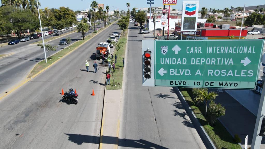 La nueva bacheadora ya está tapando hoyos en las calles de Los Mochis