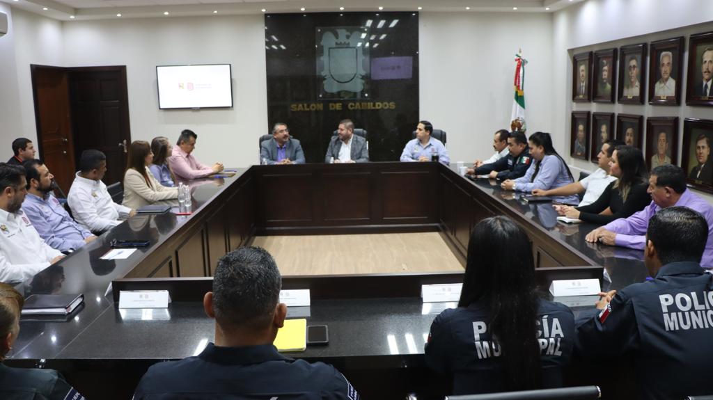 Policías de Badiraguato estarán más capacitados; Ayuntamiento firma convenio con la UNIPOL
