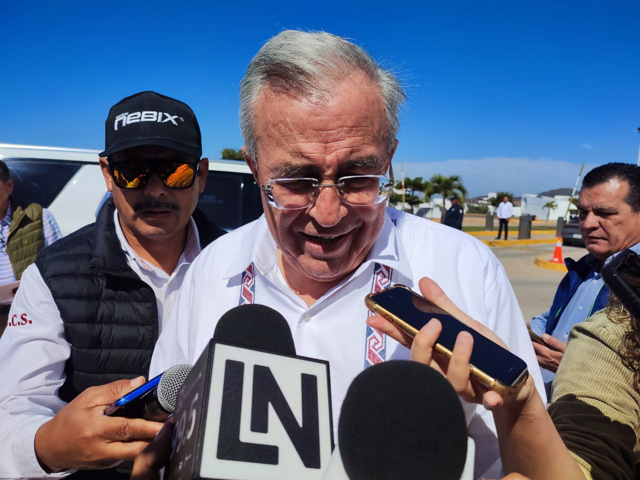 Celebra Rocha aprobación de Ley de Educación Superior en Sinaloa