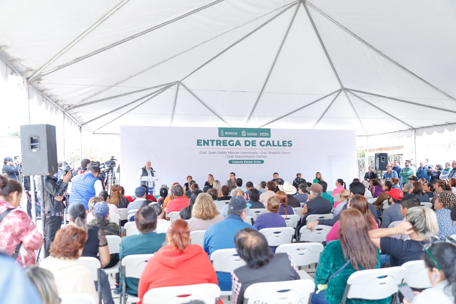 Rubén Rocha inaugura pavimentación de 5 calles en Culiacán