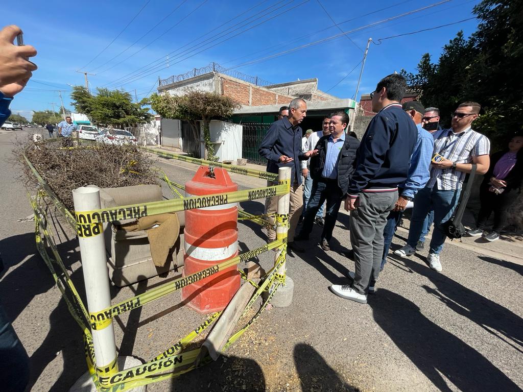 Socavón de la colonia 72 se reparará de inmediato: Gerardo Vargas Landeros