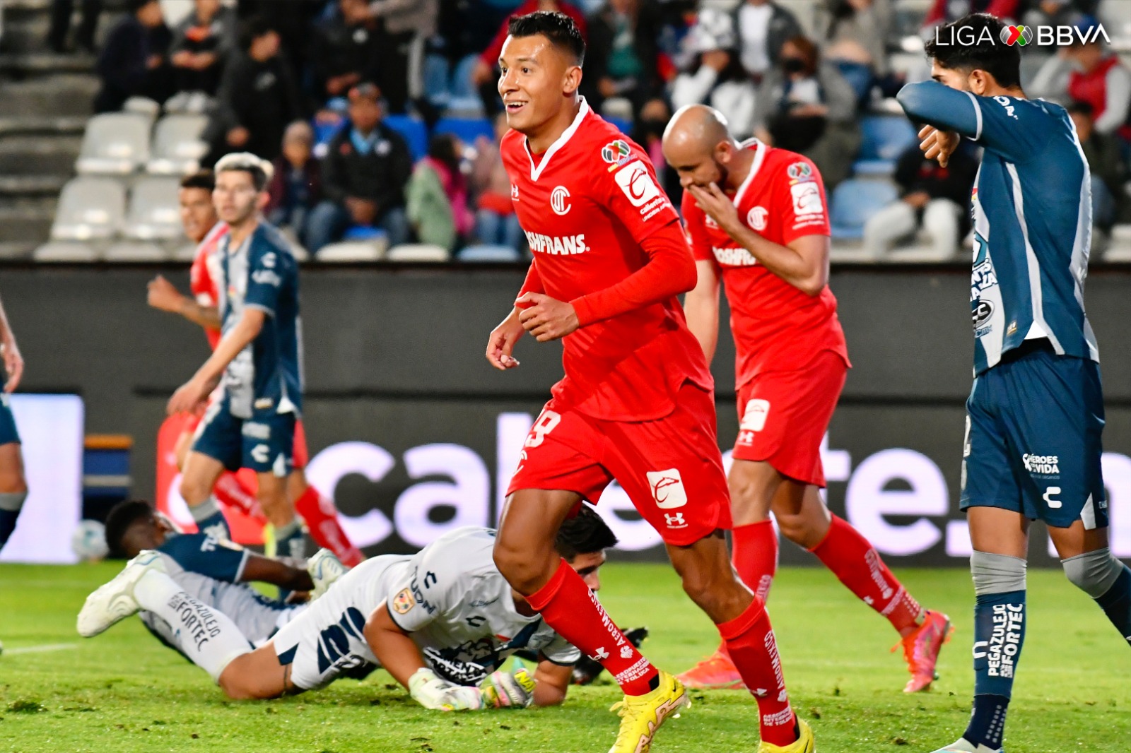 Toluca dio la campanada al imponerse 2-1 al campeón Pachuca