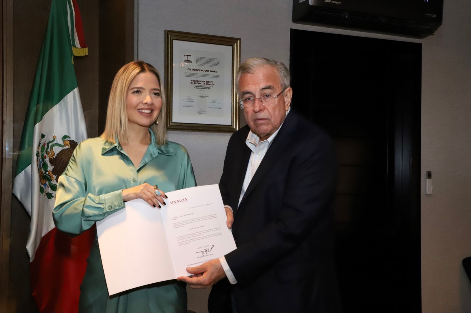 Toma protesta Rocha a Estrella Palacios como nueva titular de la Secretaría de Turismo