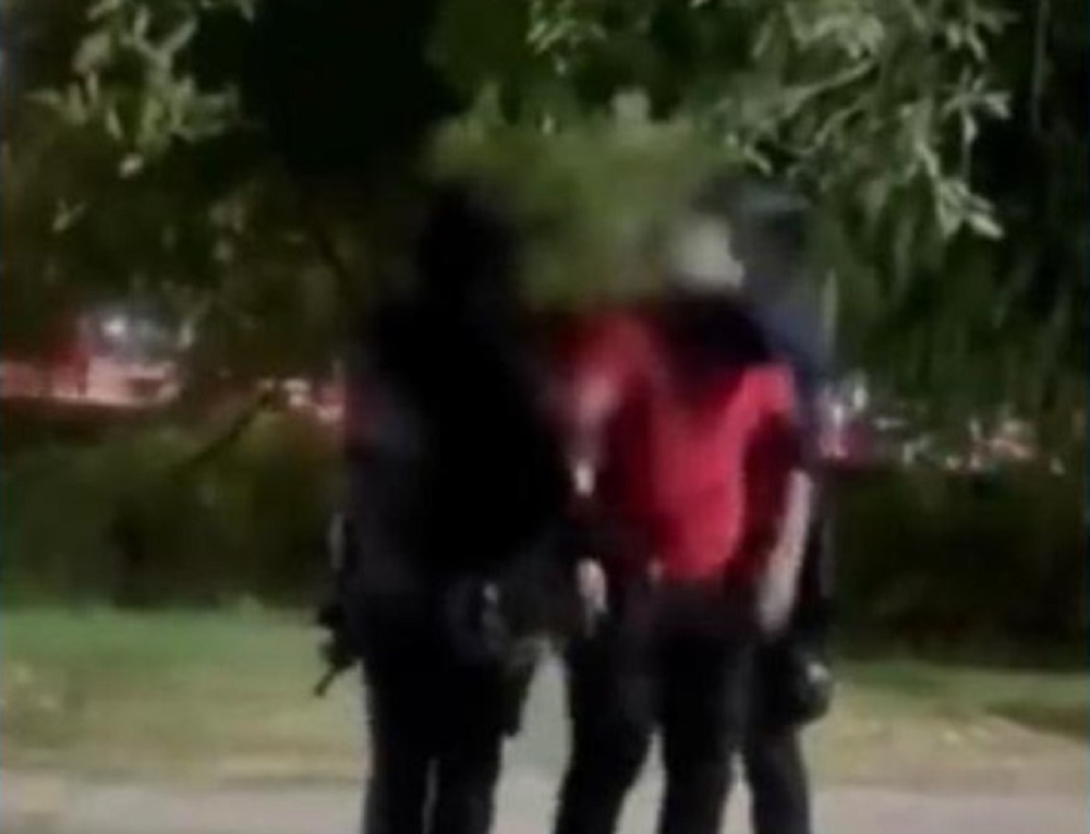 “Me acusaron que estaba tocando indebidamente a mi acompañante, me esposaron y me extorsionaron”: Joven agredido por policías en Culiacán
